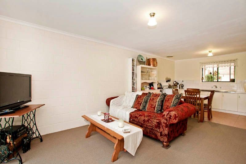 49 Merlin Crescent, CORIO VIC 3214, Corio - Thumbnail 2