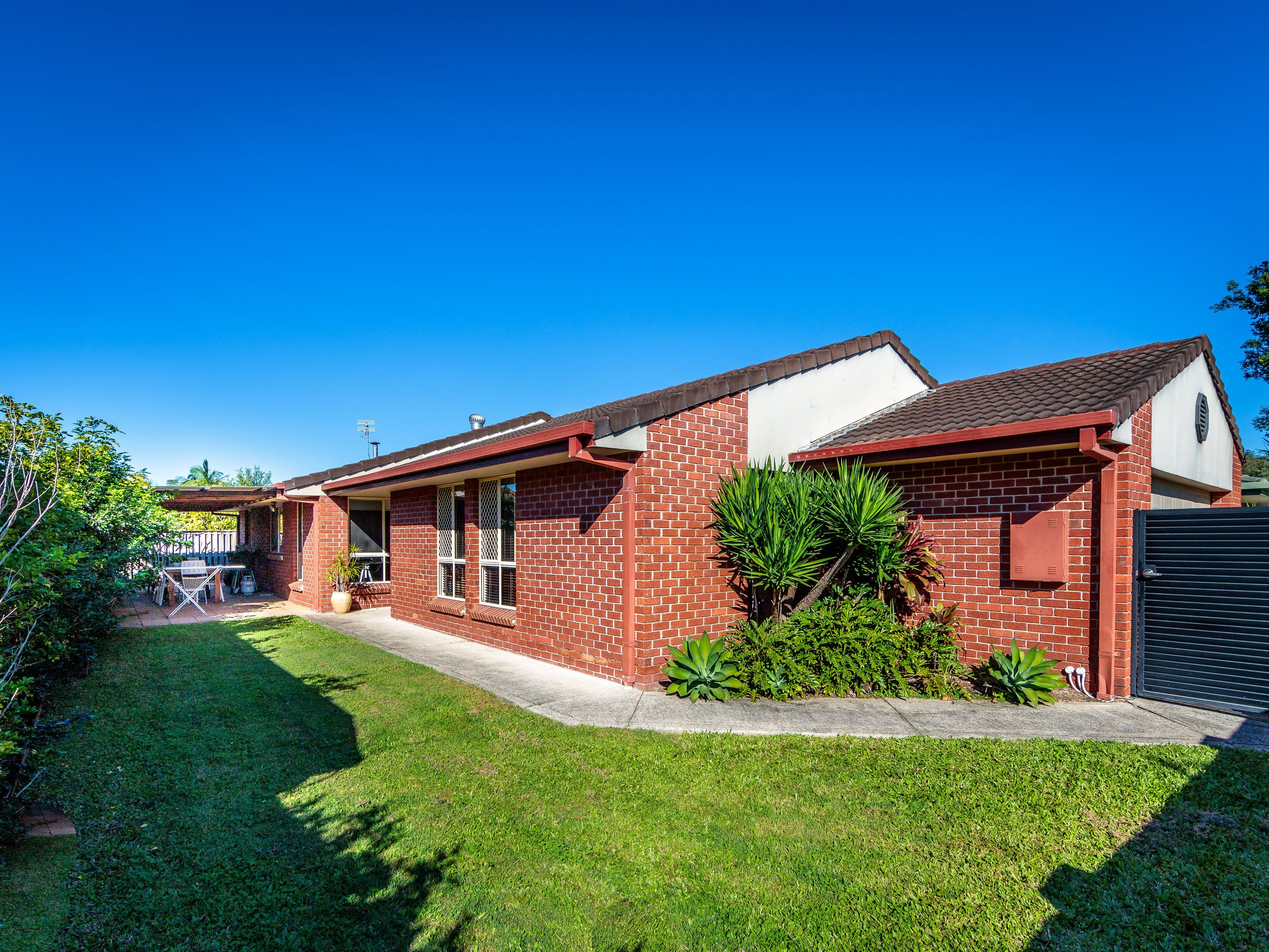 9 Misty Court, Varsity Lakes QLD 4227, Varsity Lakes - Thumbnail 2