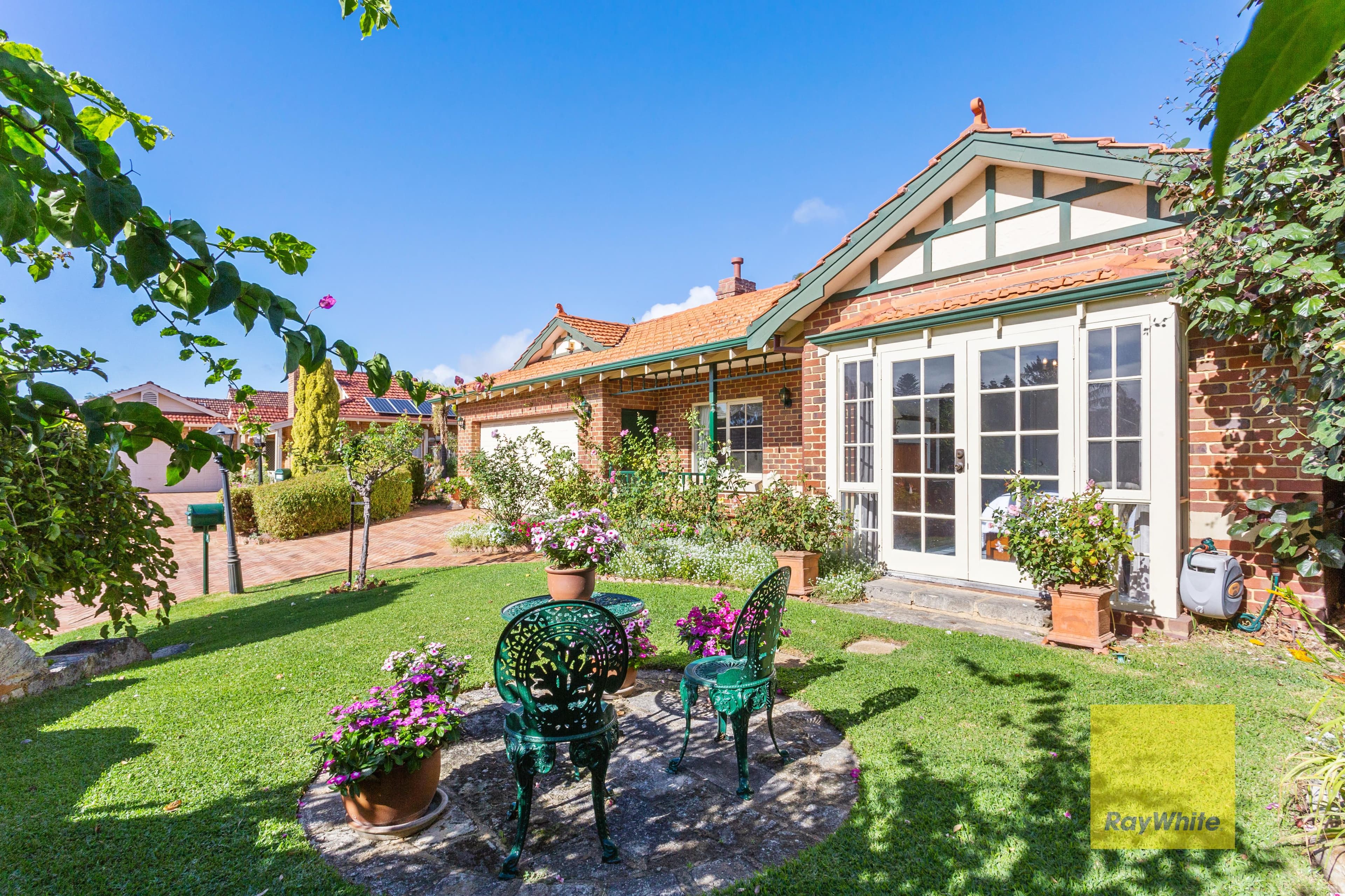8 Earls Court, Mount Claremont WA 6010, Mount Claremont - Thumbnail 2