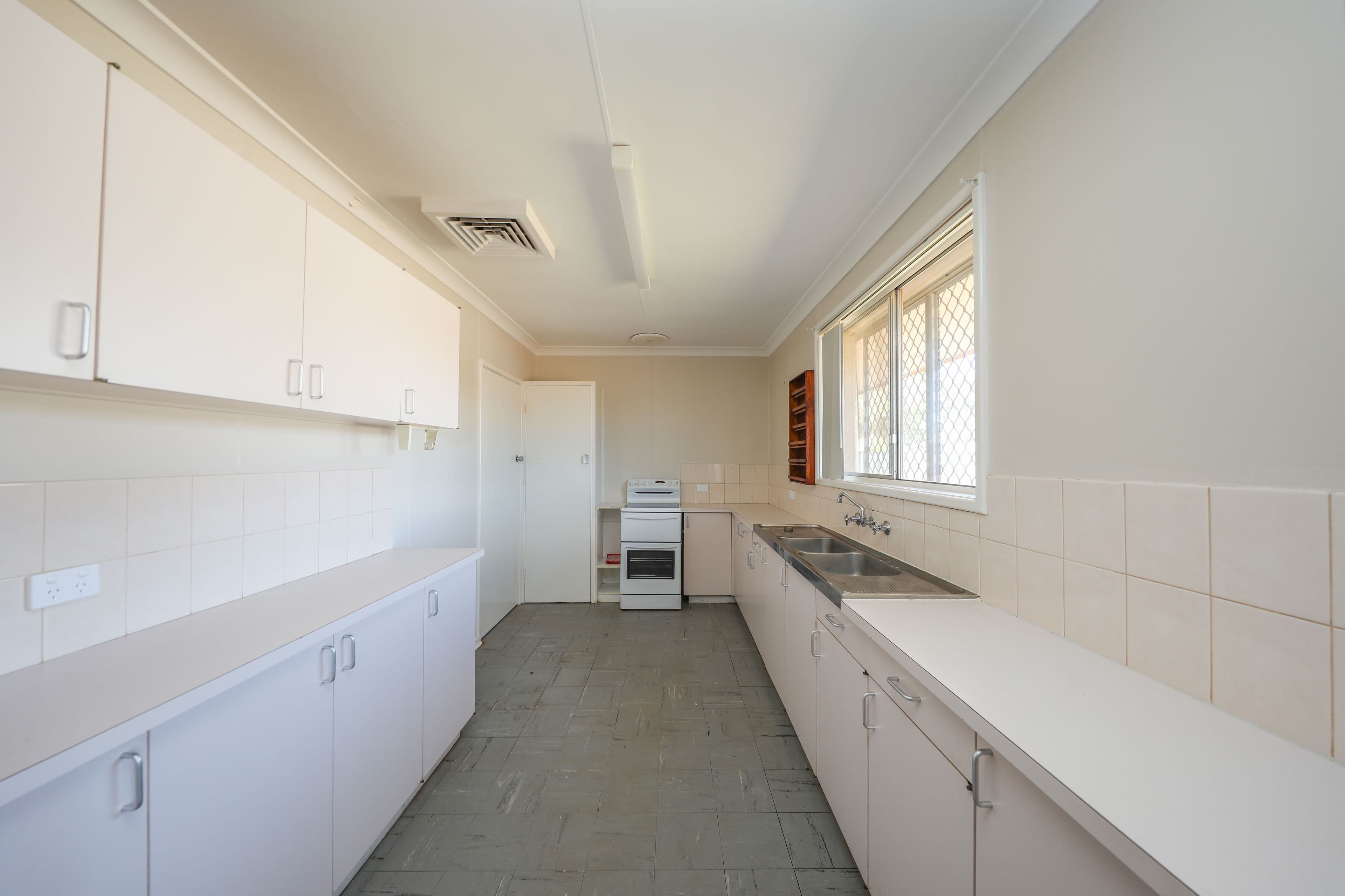 2 Hannan Crescent, Dampier WA 6713, Dampier - Thumbnail 4