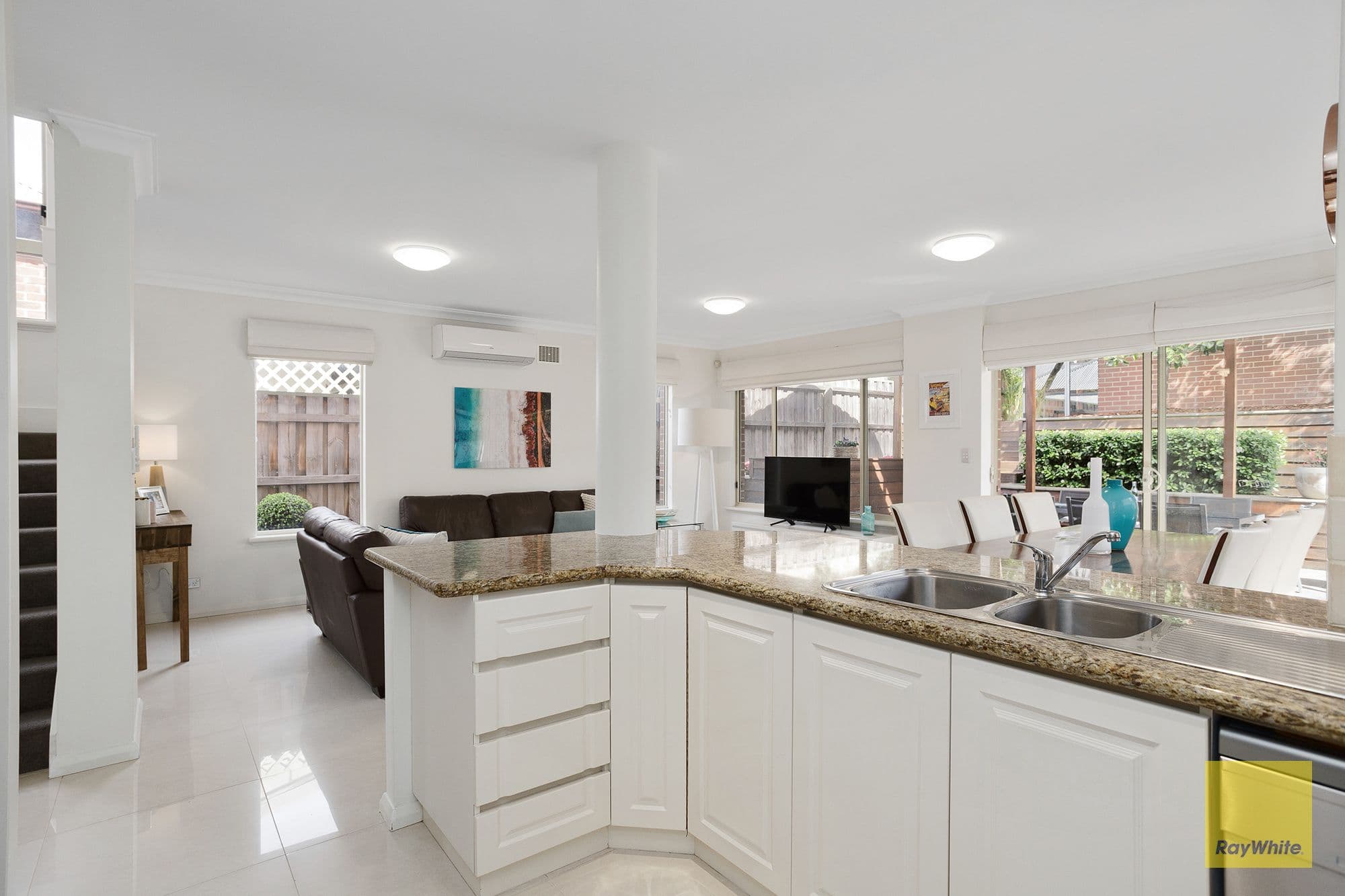 25 Edinboro Street, Mount Hawthorn WA 6016, Mount Hawthorn - Thumbnail 5