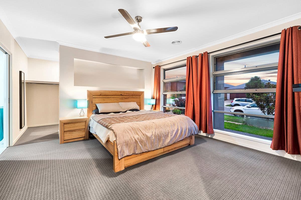 28 Ramlegh Boulevard, Clyde North VIC 3978, Clyde North - Thumbnail 2
