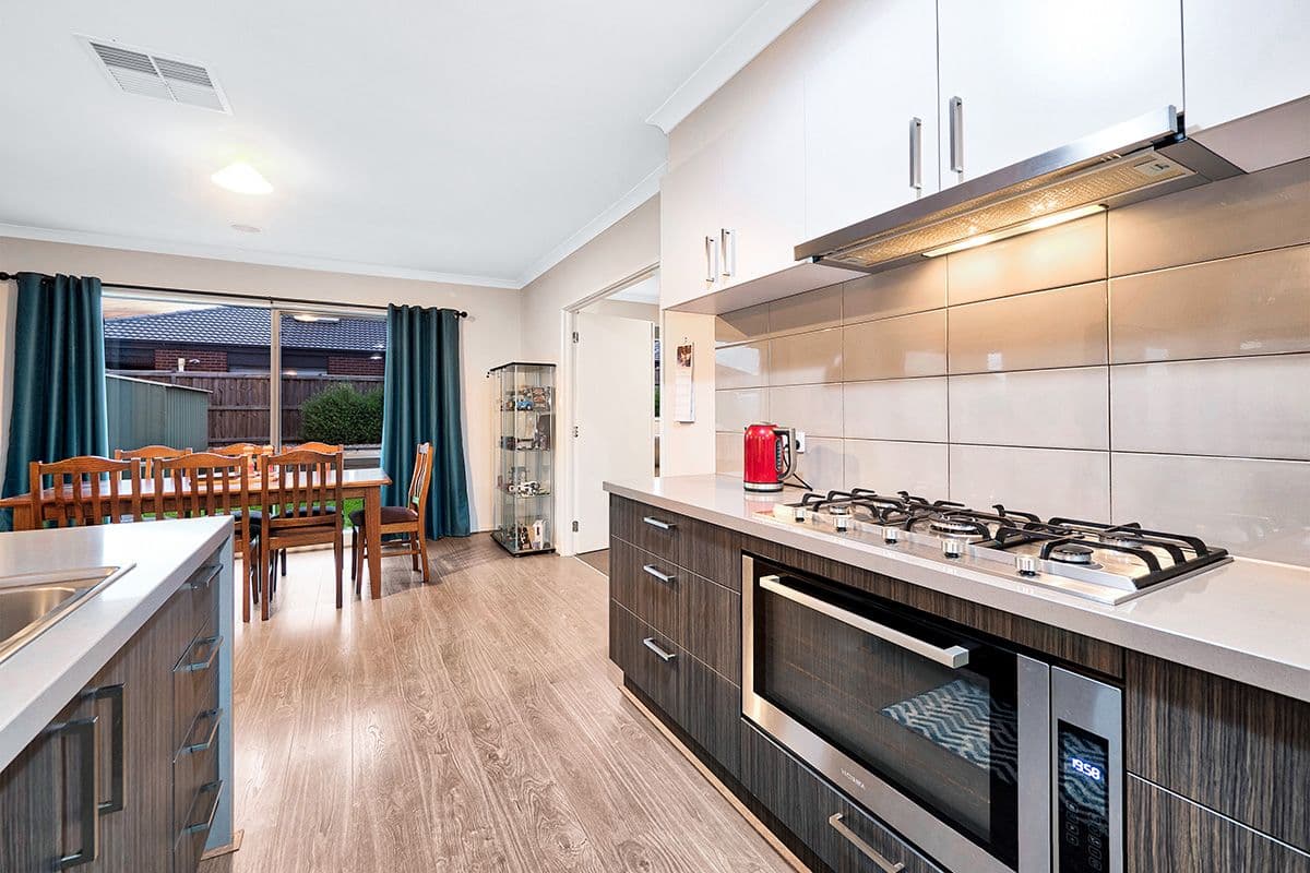 28 Ramlegh Boulevard, Clyde North VIC 3978, Clyde North - Thumbnail 8