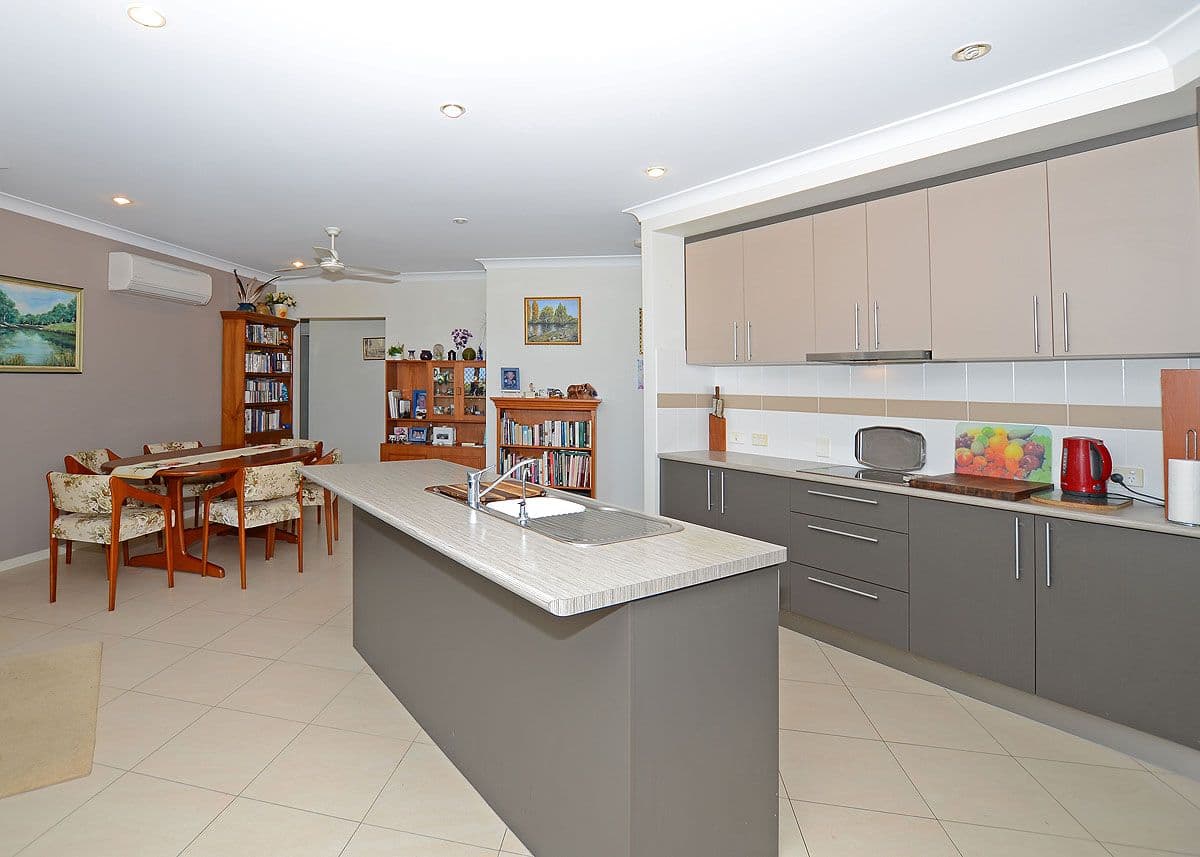 5 Bayridge Heights Drive, Nikenbah QLD 4655, Nikenbah - Thumbnail 4