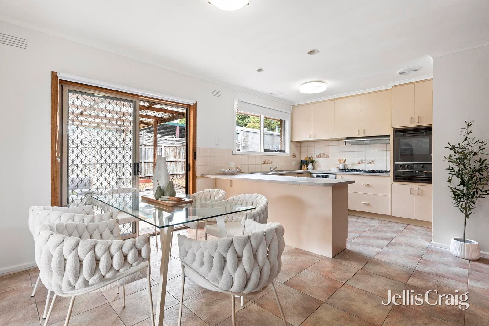 14 Robinson Street, Croydon, Croydon - Thumbnail 5