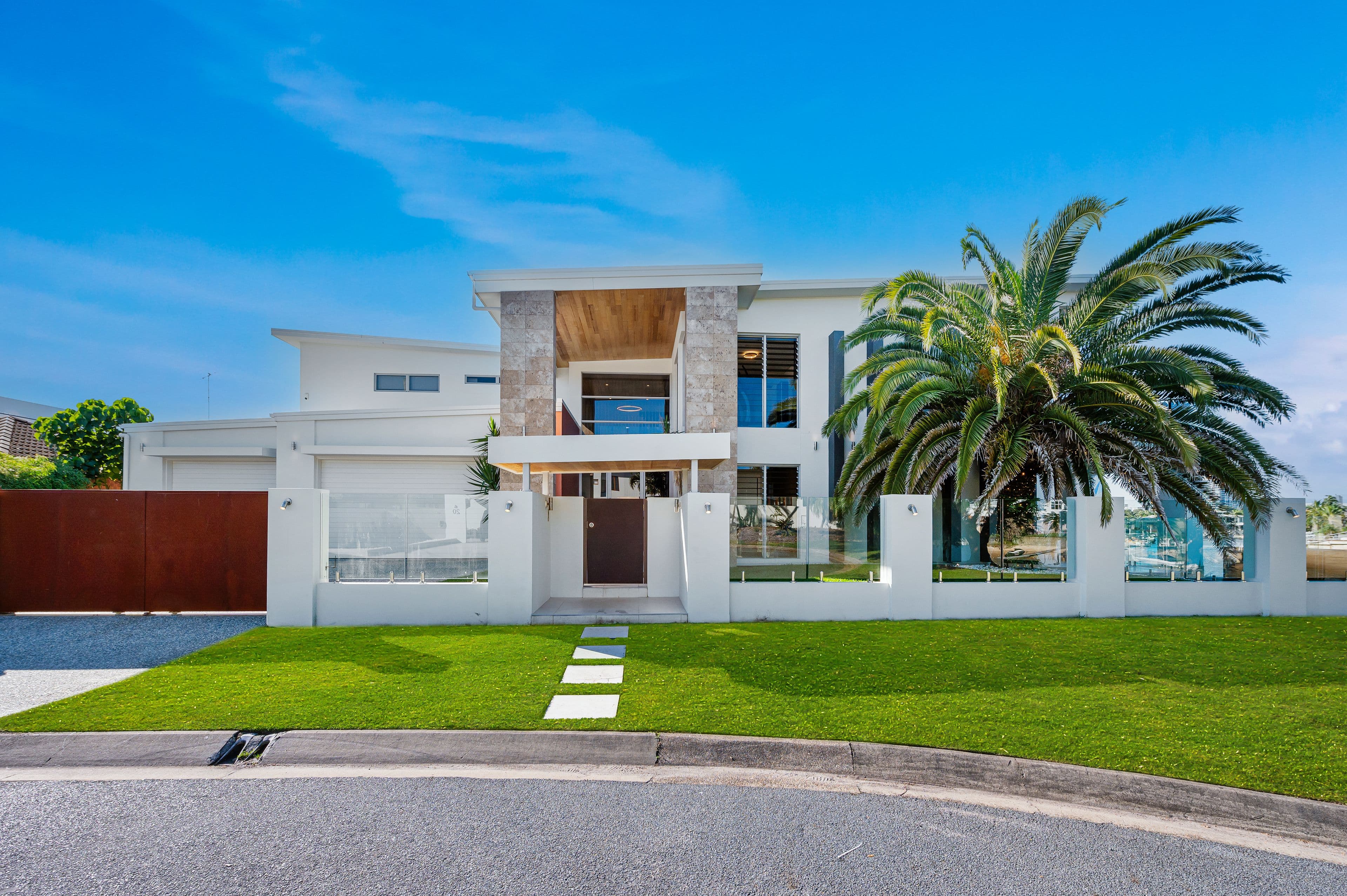 17 Grant Place, Broadbeach Waters QLD 4218, Broadbeach Waters - Thumbnail 2