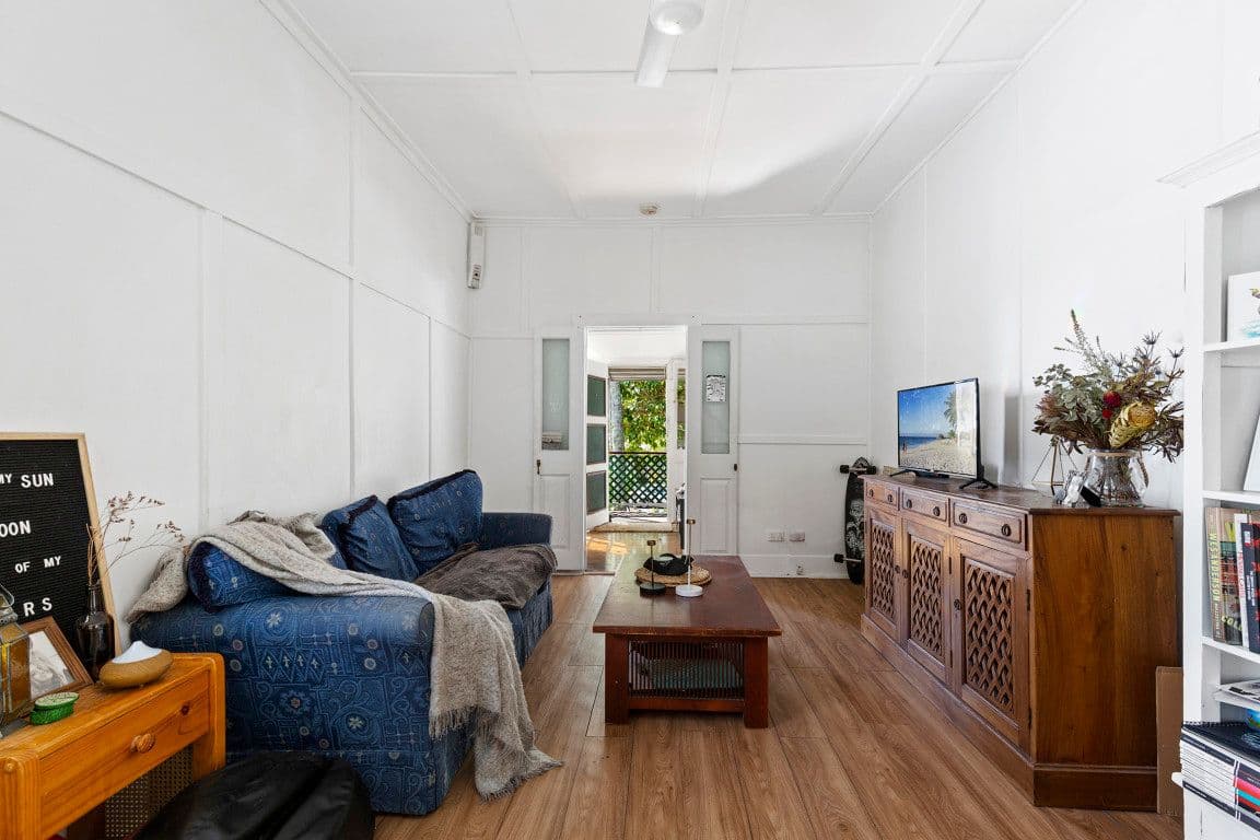 12 Walton Street, Southport QLD 4215, Southport - Thumbnail 2