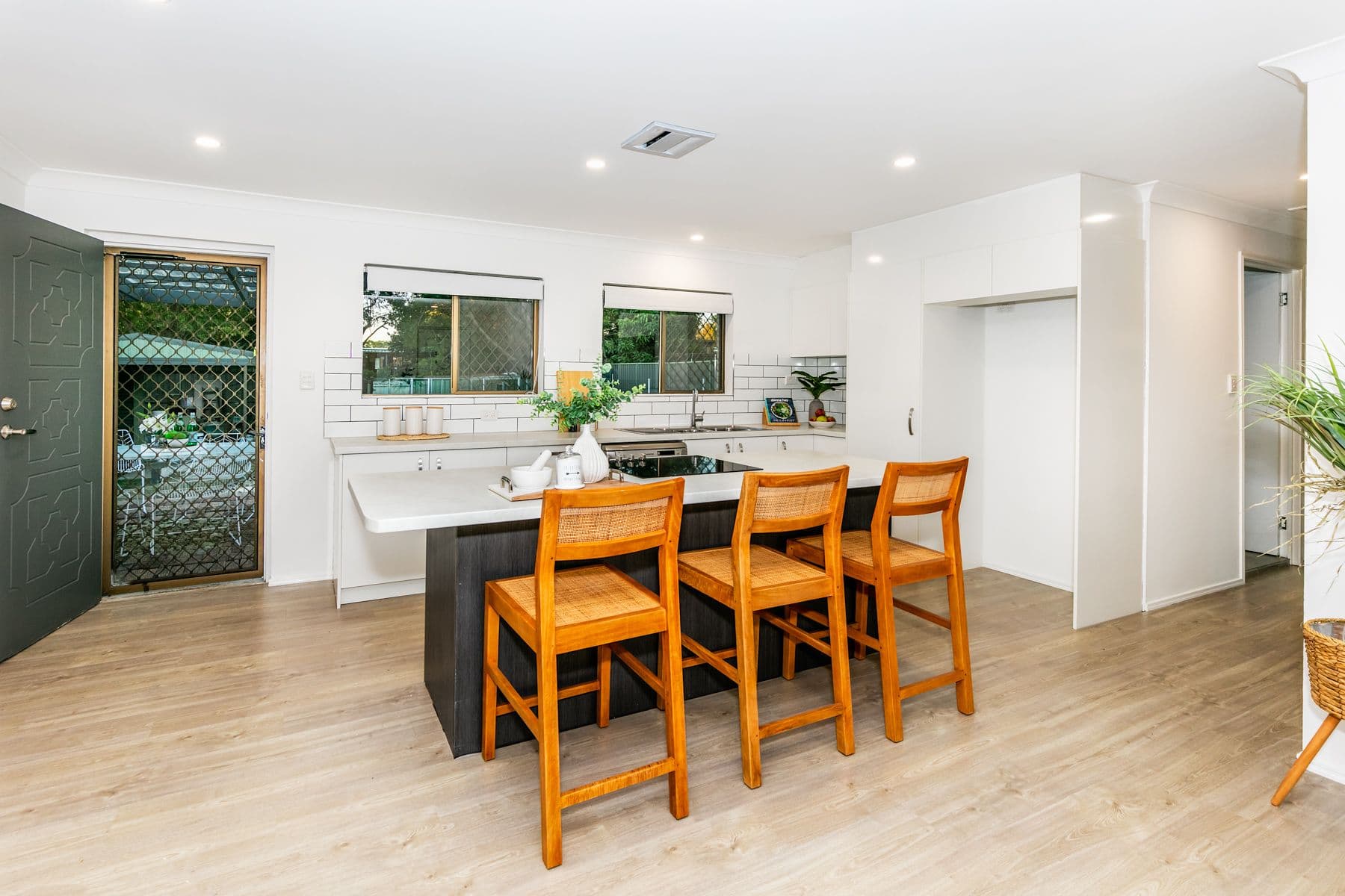 26 Aquarius Drive, Kingston QLD 4114, Kingston - Thumbnail 4