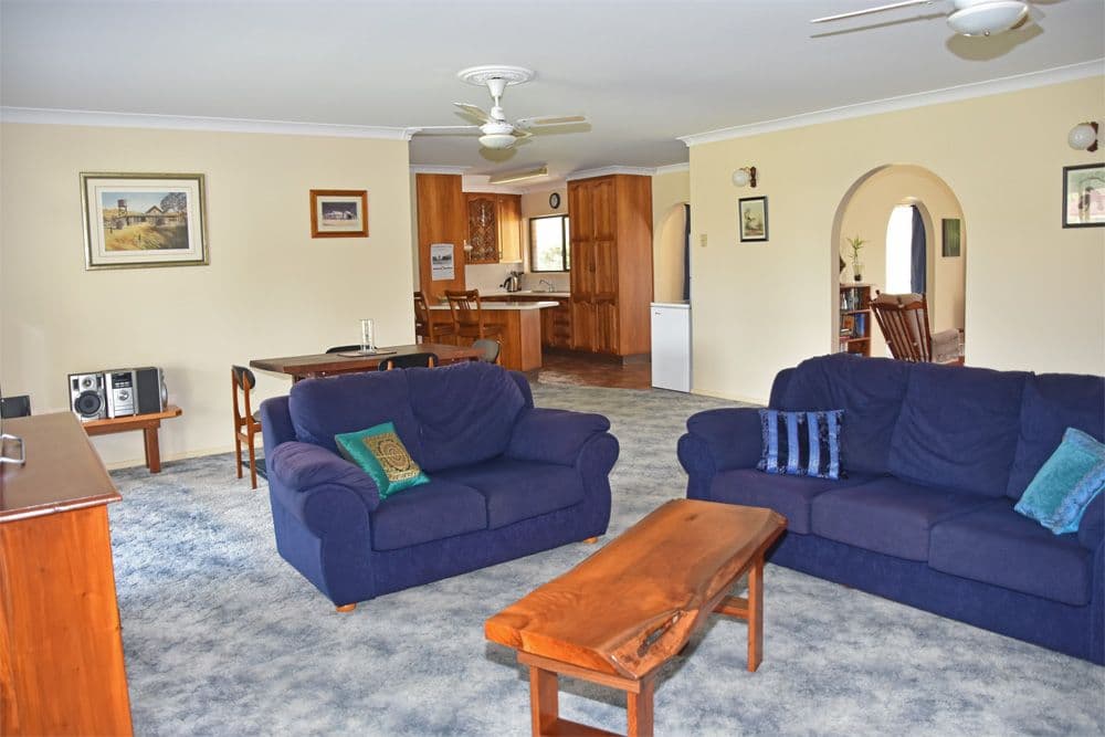 68 Havelock Street, Lawrence - Thumbnail 2