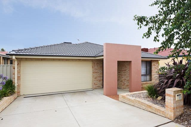 11 Overbury Street, DUNLOP ACT 2615, Dunlop - Image 1