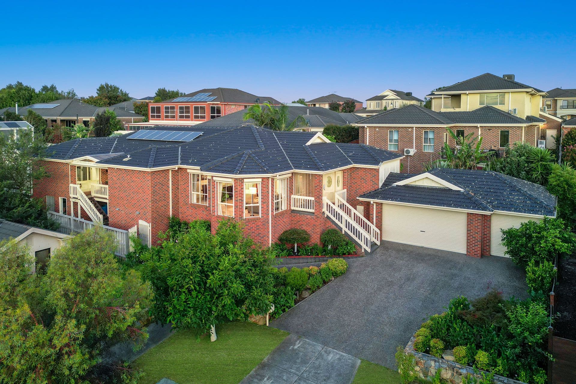 12 Tennyson Close, Berwick VIC 3806, Berwick - Thumbnail 2
