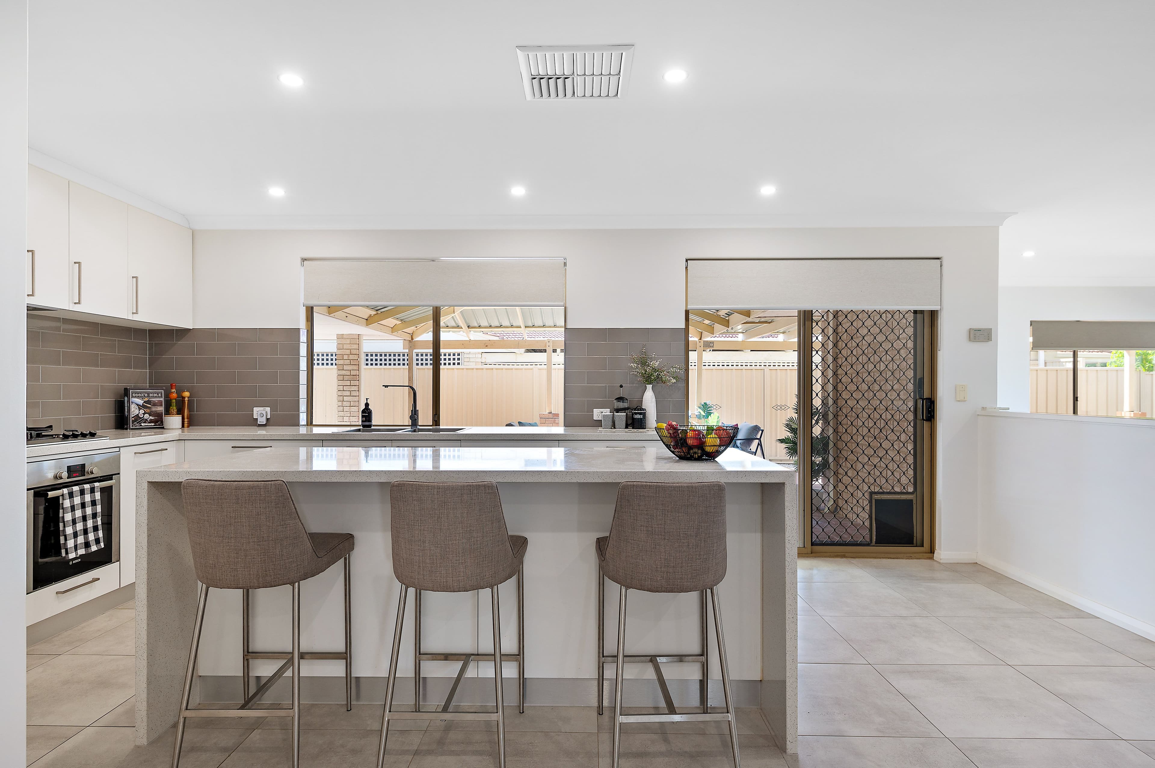18 Geographe Way, Thornlie WA 6108, Thornlie - Thumbnail 2