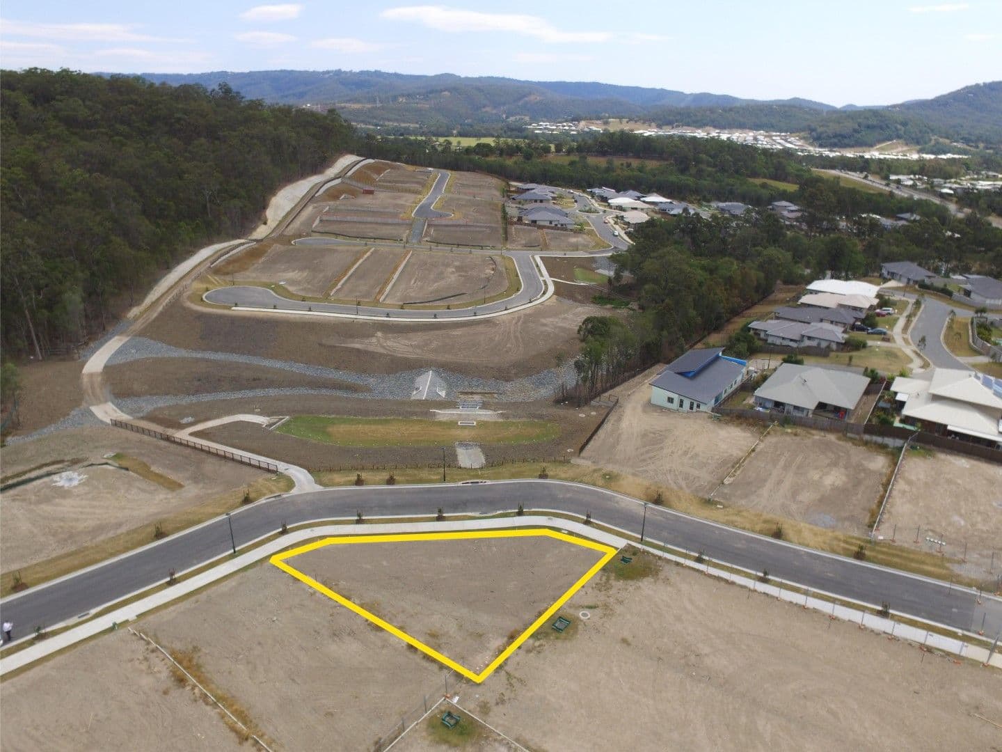4 Manor Road, Maudsland QLD 4210, Maudsland - Image 1