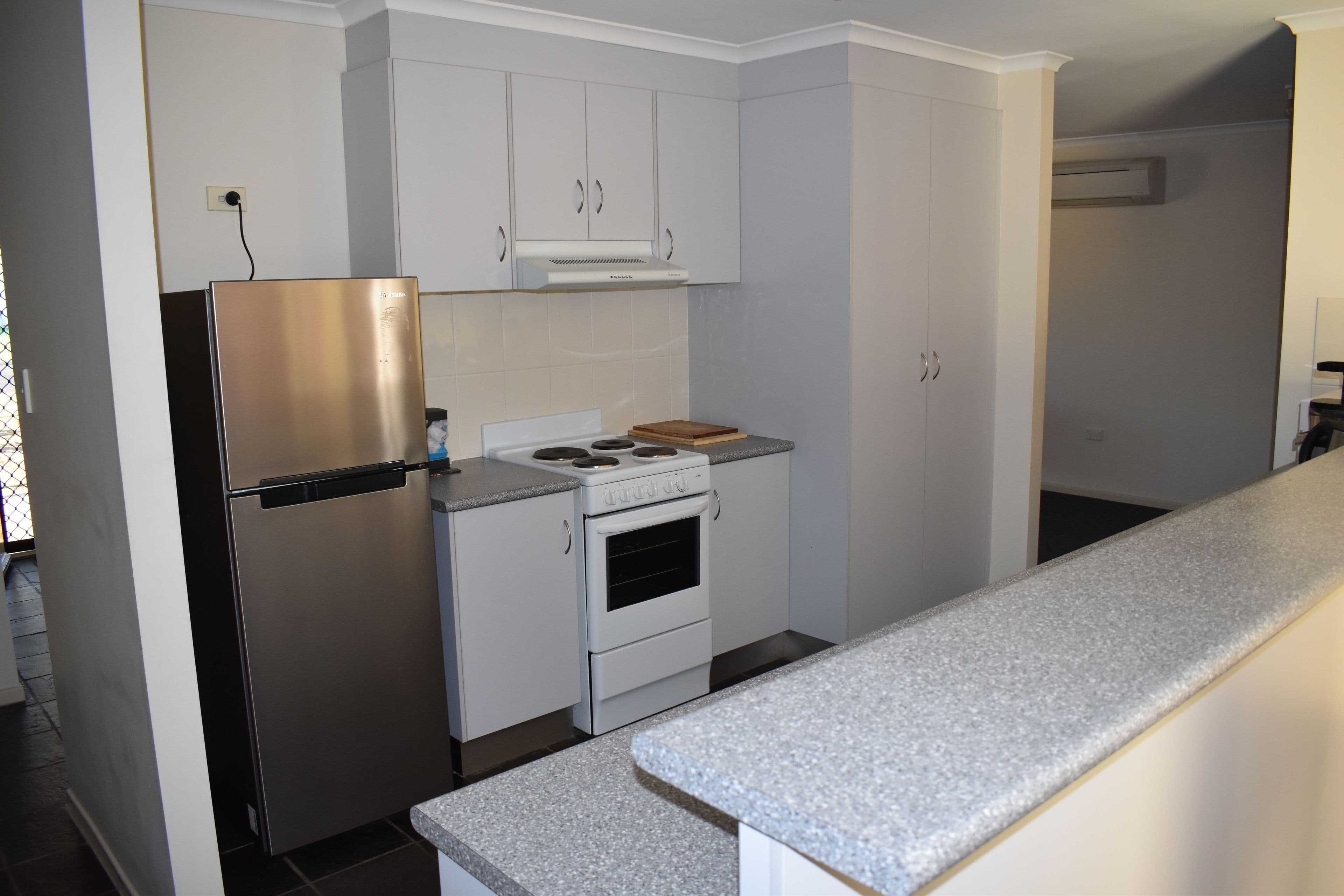 9 Egan Street, Emerald QLD 4720, Emerald - Thumbnail 2
