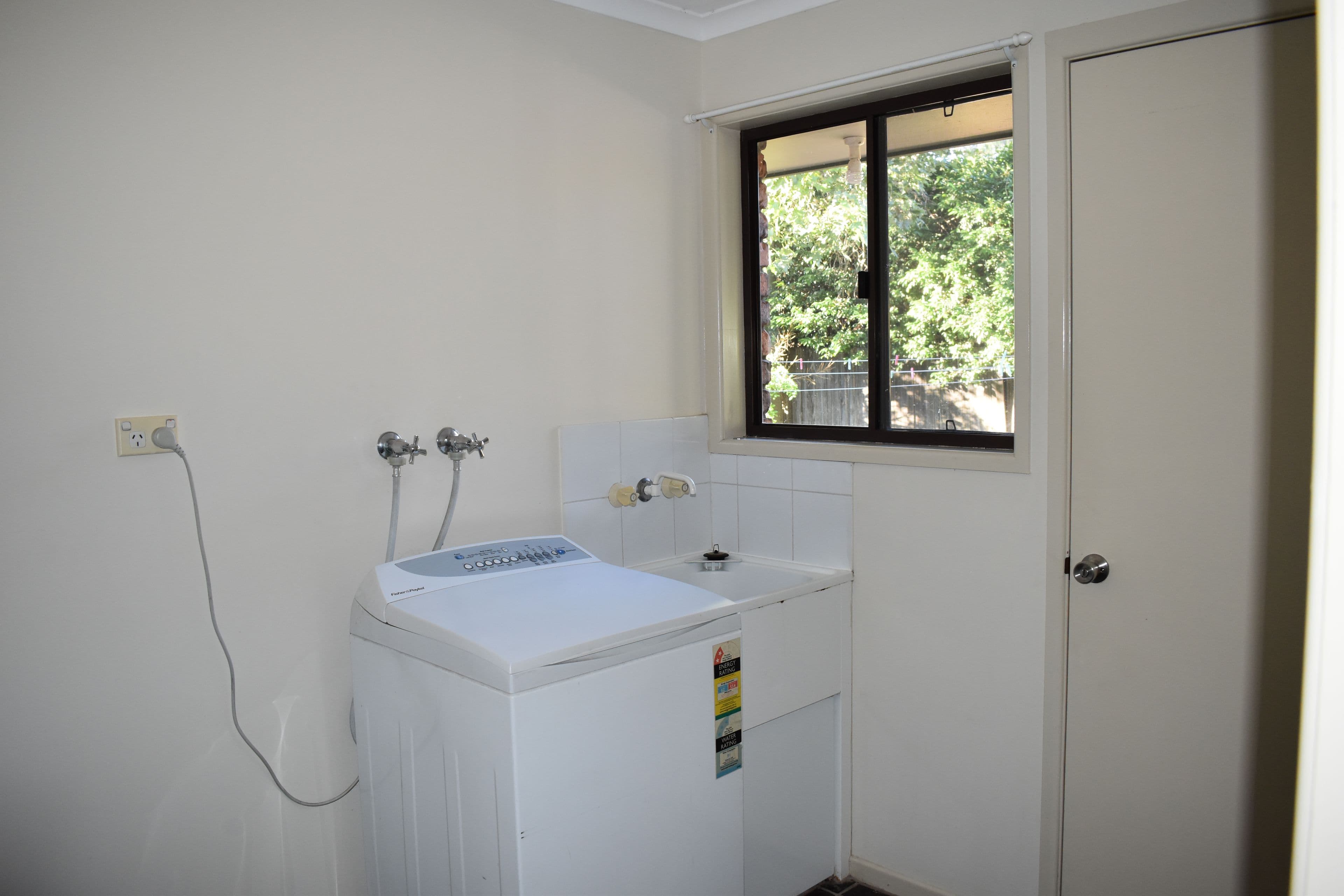 9 Egan Street, Emerald QLD 4720, Emerald - Thumbnail 8