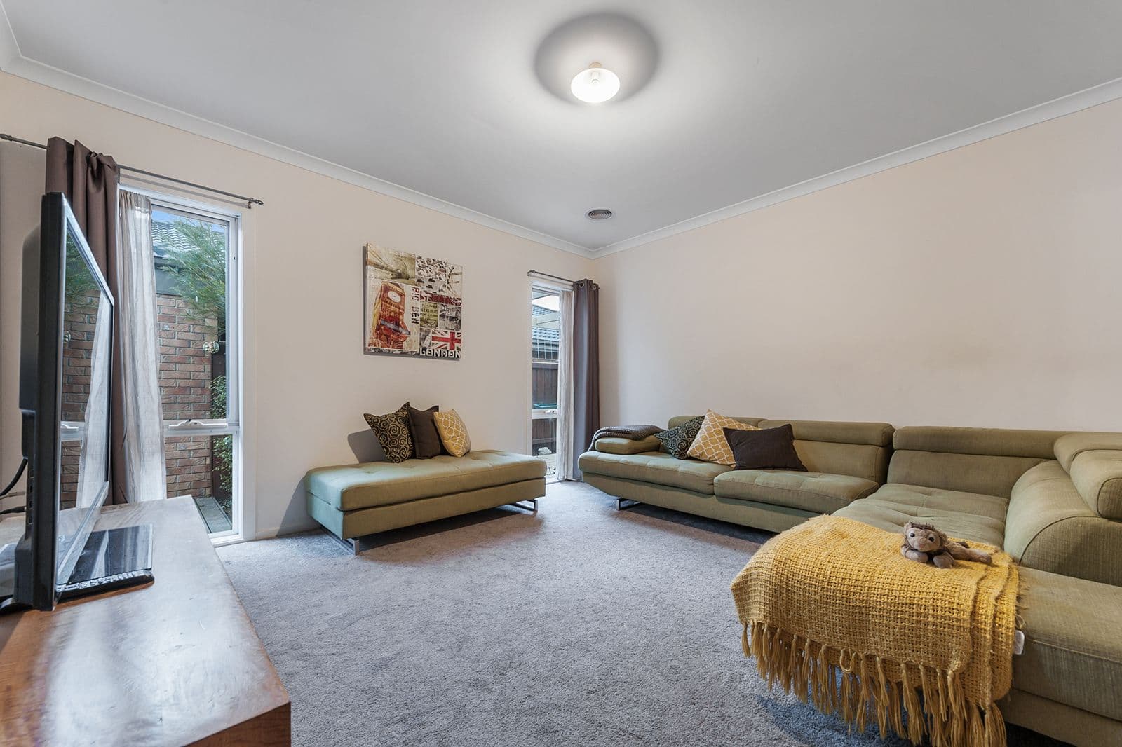 34 Palladium Circle, Beveridge VIC 3753, Beveridge - Thumbnail 2