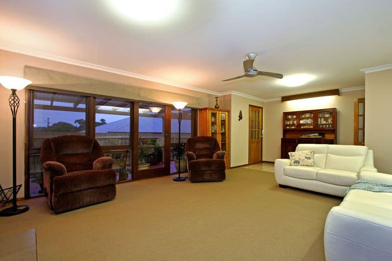 62 Flinders Avenue, ROSEBUD VIC 3939, Rosebud - Thumbnail 6