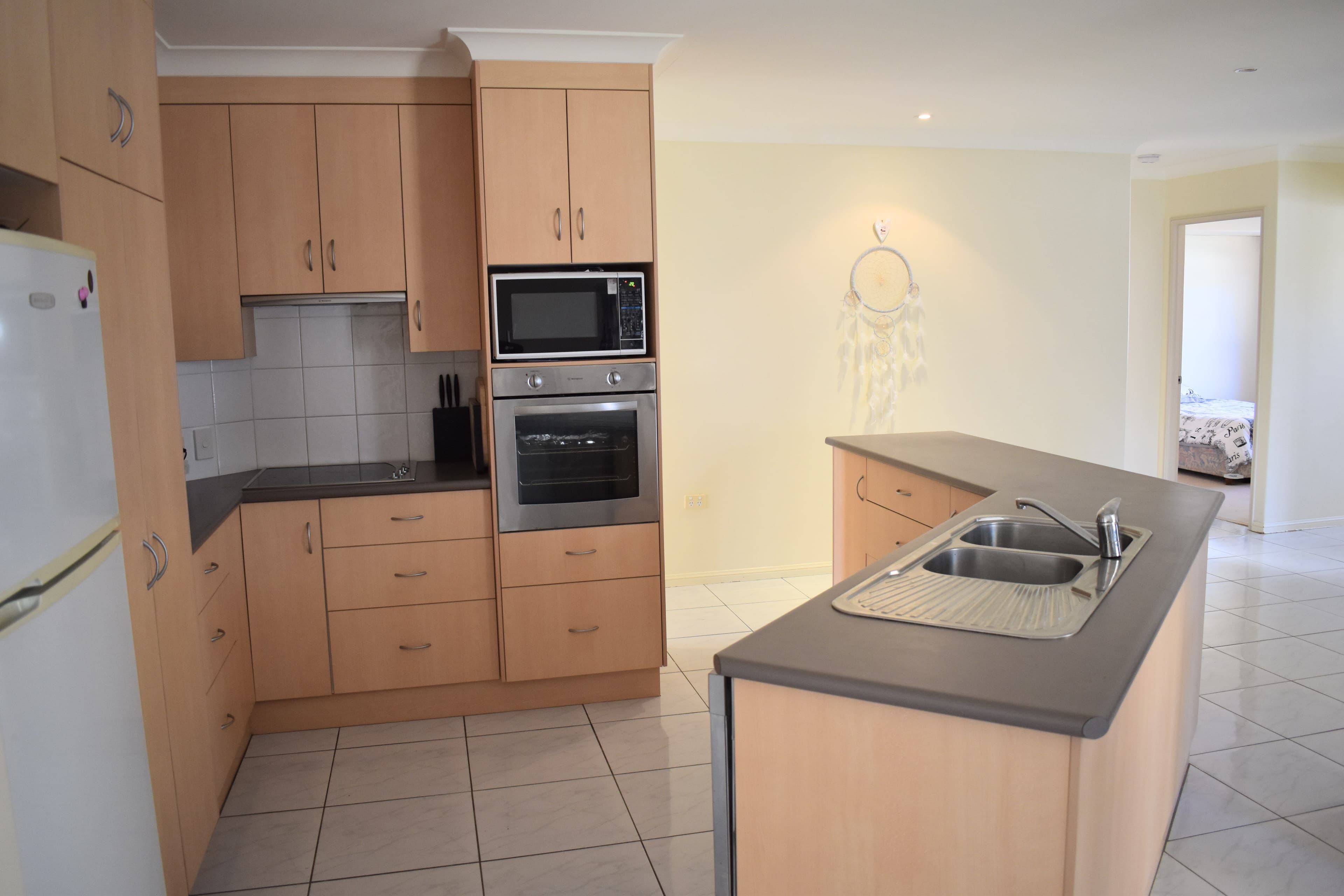 143 Opal Street, Emerald QLD 4720, Emerald - Thumbnail 2