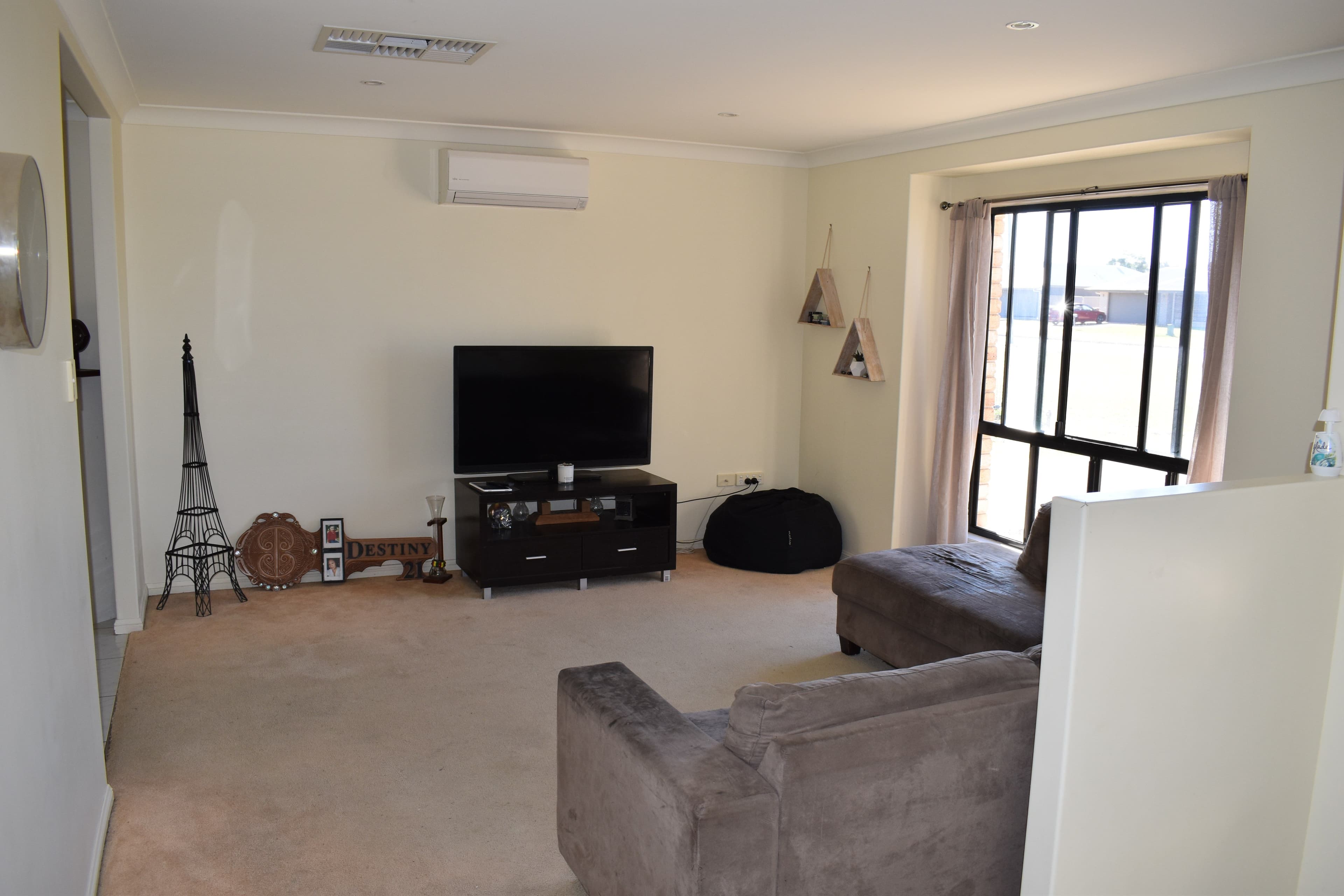 143 Opal Street, Emerald QLD 4720, Emerald - Thumbnail 4