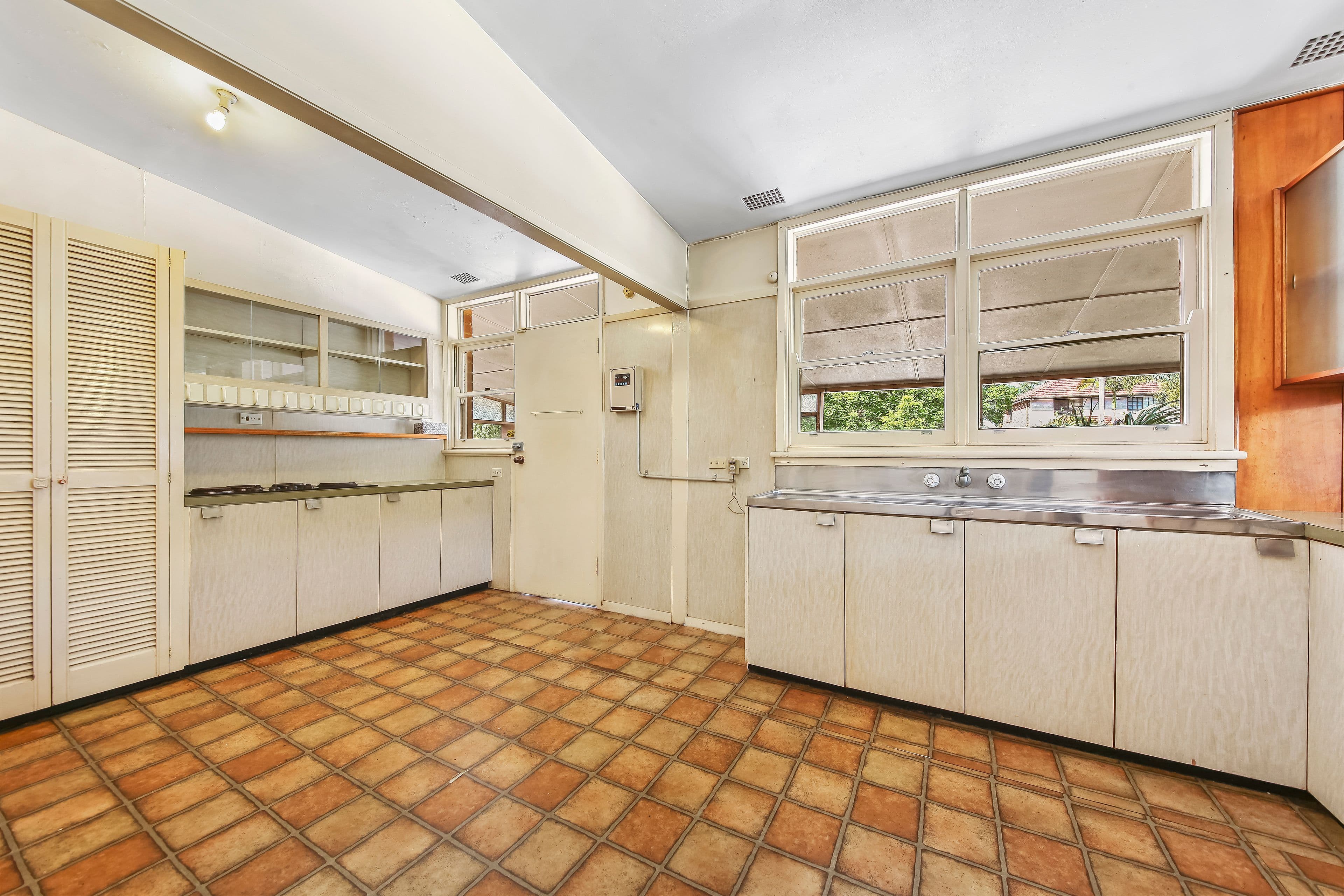 24 Broe Avenue, East Hills - Thumbnail 7