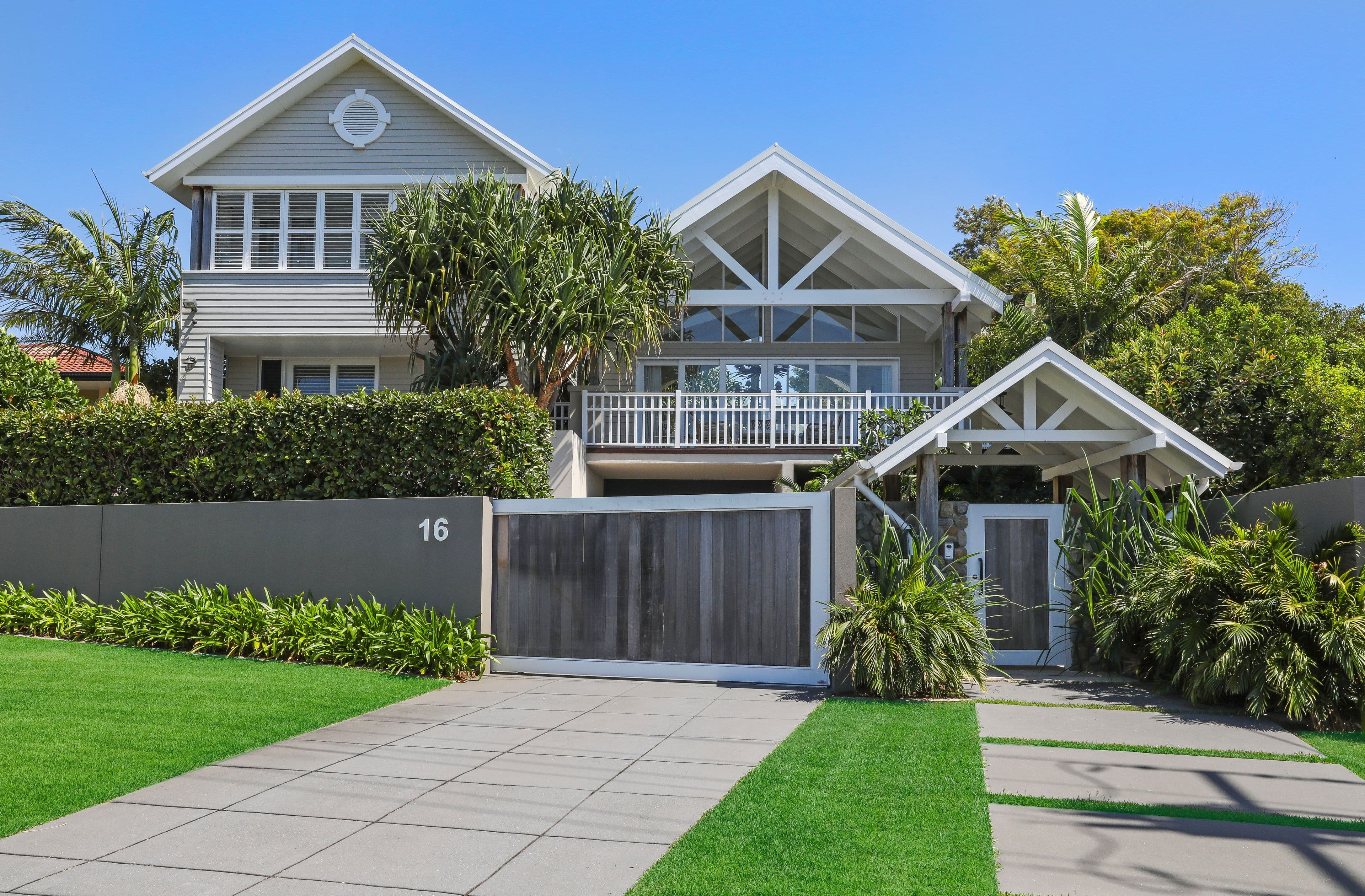 16 Brighton Parade, Southport QLD 4215, Southport - Thumbnail 2