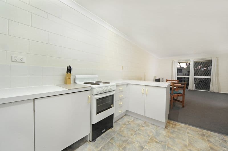 28 Island Drive, CANNONVALE QLD 4802, Cannonvale - Image 1