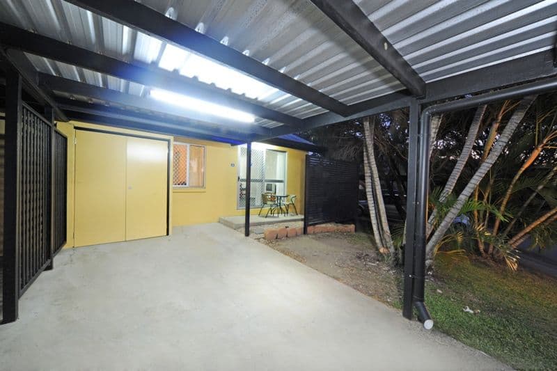 28 Island Drive, CANNONVALE QLD 4802, Cannonvale - Thumbnail 2