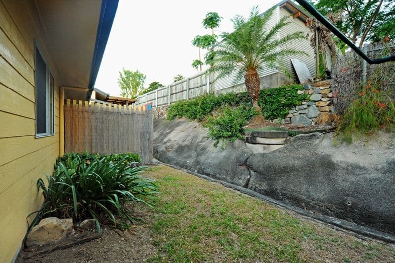 28 Island Drive, CANNONVALE QLD 4802, Cannonvale - Thumbnail 5