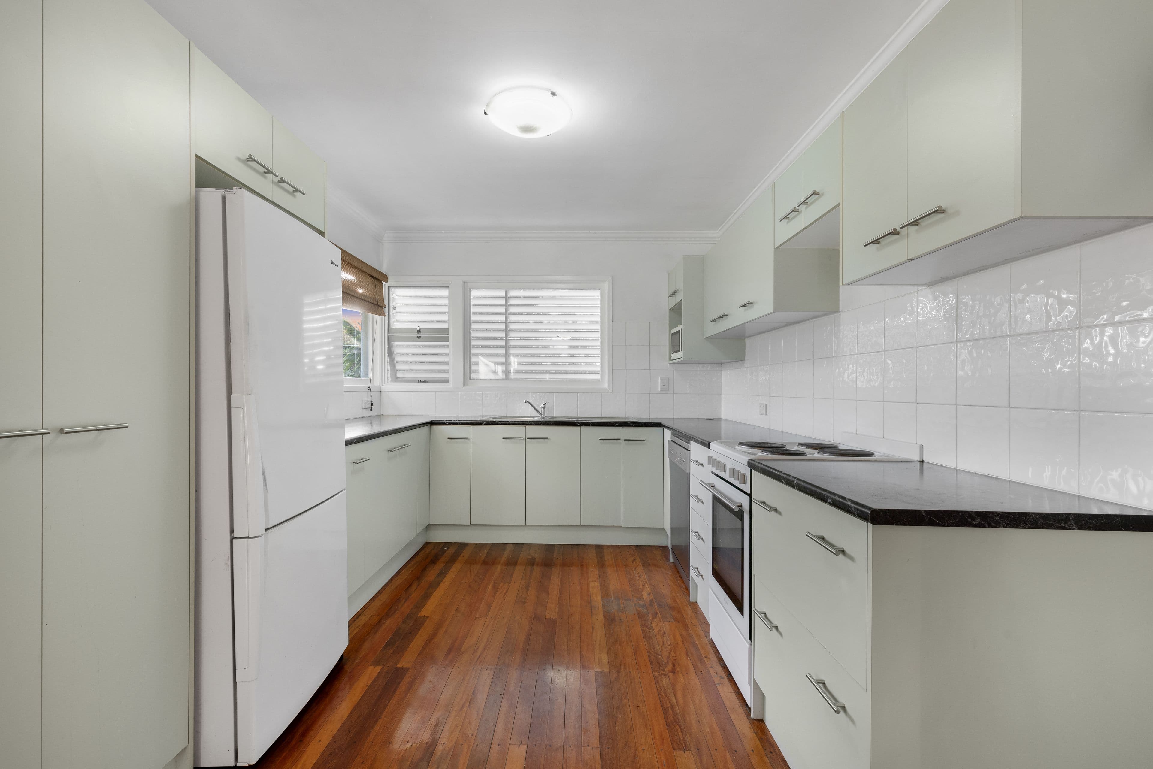 2 Parnoolar Crescent, Ferny Hills QLD 4055, Ferny Hills - Thumbnail 5