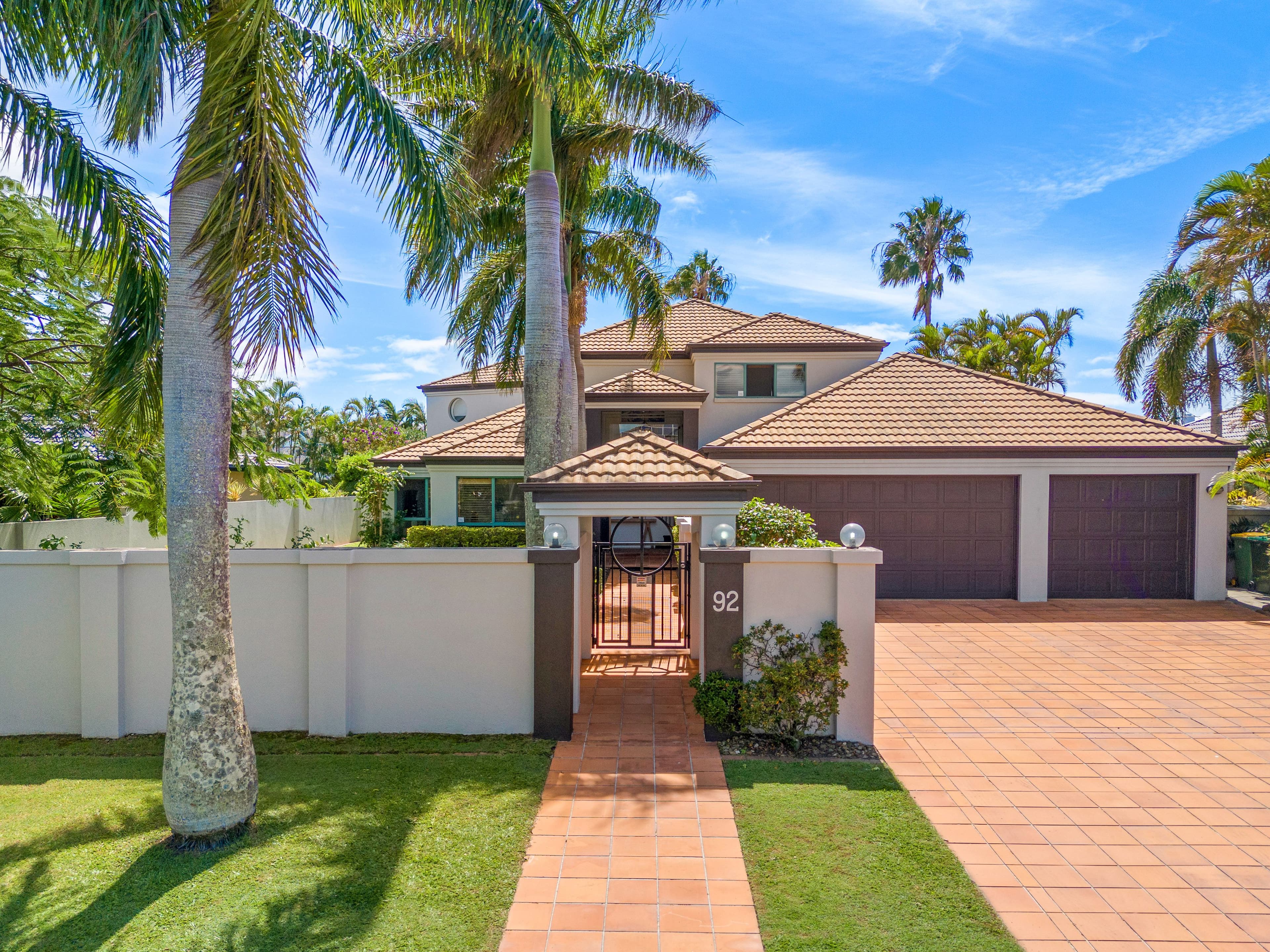 92 Edinburgh Road, Benowa Waters QLD 4217, Benowa - Thumbnail 2