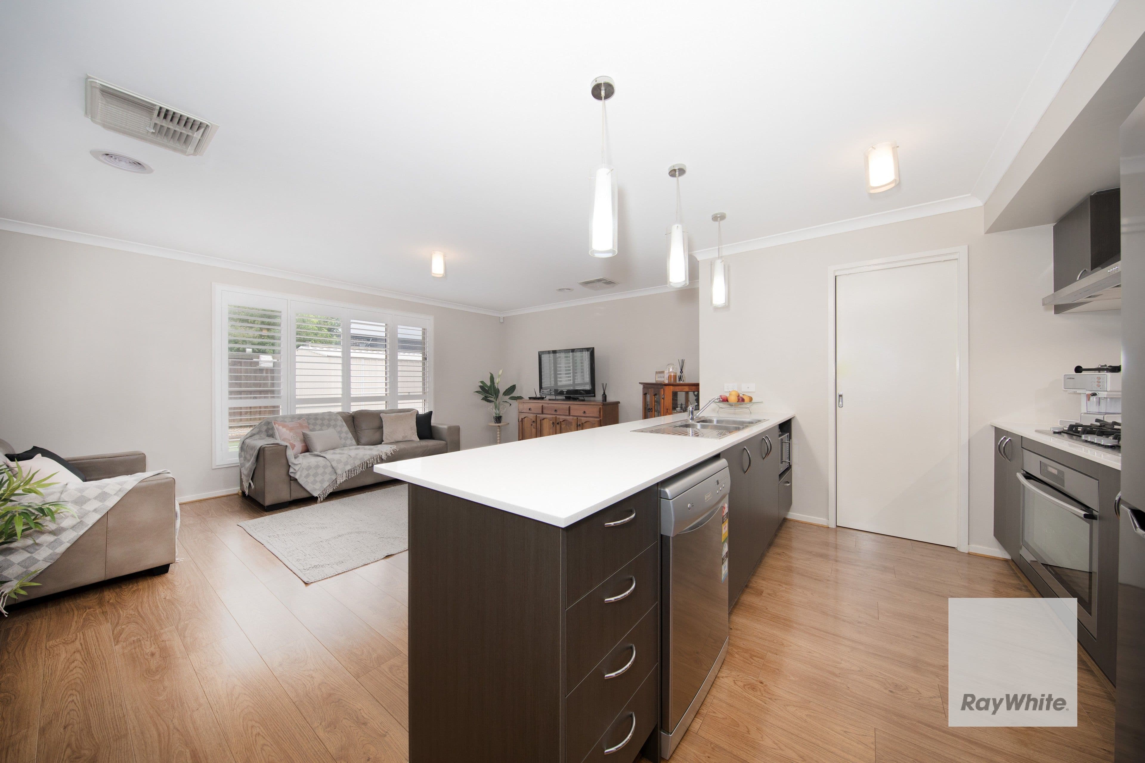11 Rutherford Avenue, FRASER RISE VIC 3336, Fraser Rise - Thumbnail 3