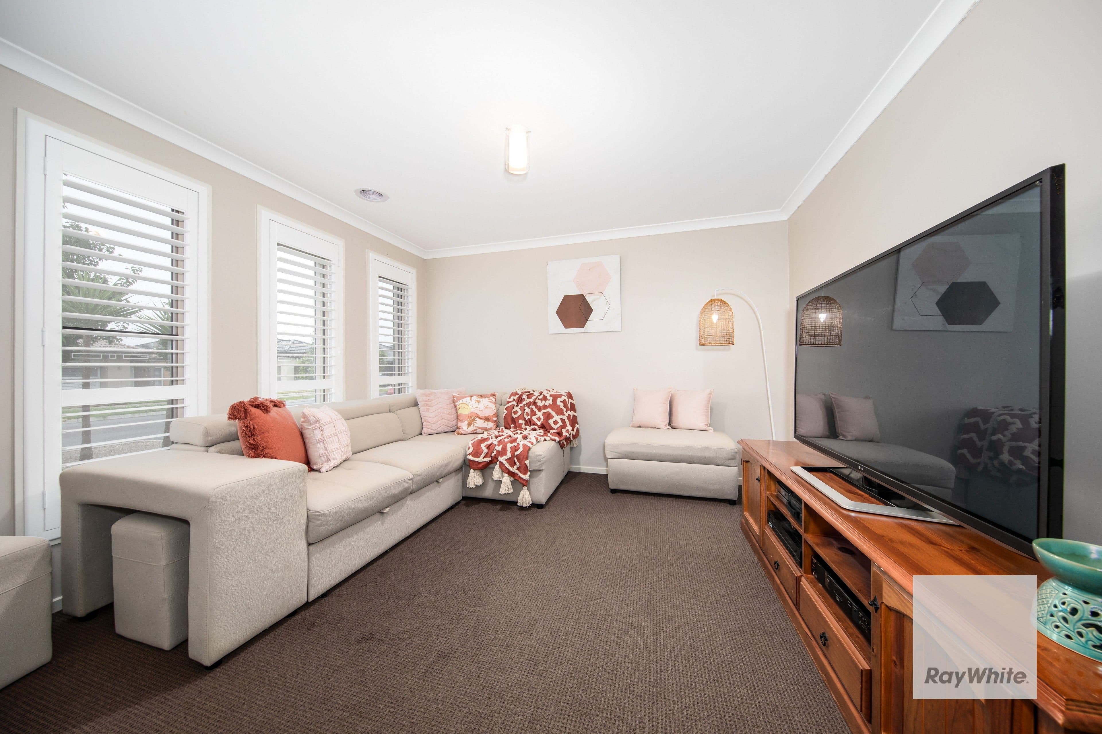 11 Rutherford Avenue, FRASER RISE VIC 3336, Fraser Rise - Thumbnail 6