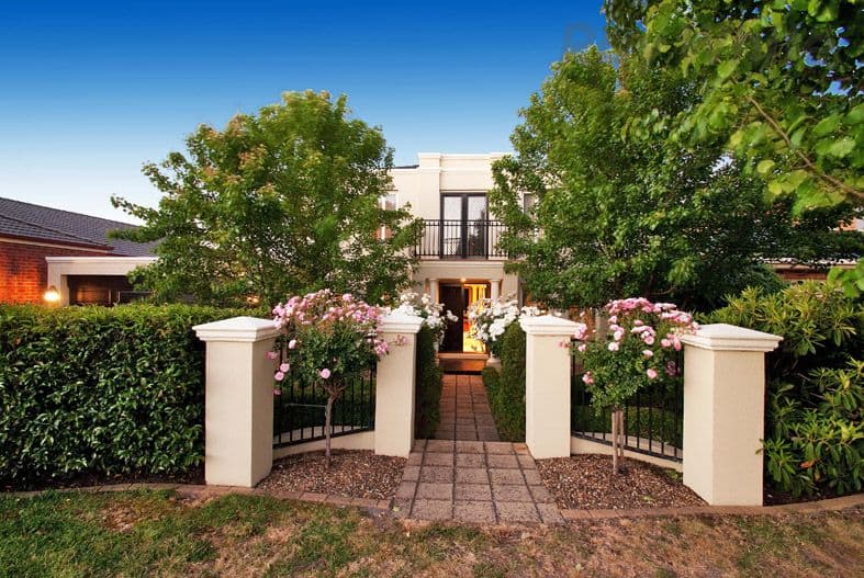 8 CLINTON Lane, Chirnside Park VIC 3116, Chirnside Park - Thumbnail 2