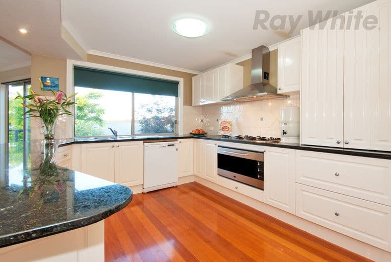 8 CLINTON Lane, Chirnside Park VIC 3116, Chirnside Park - Thumbnail 4