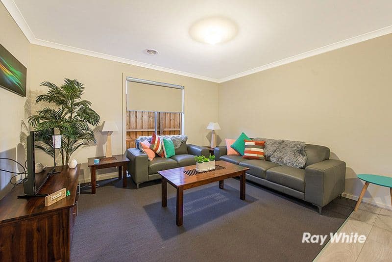 13 Firebird Street, Cranbourne East VIC 3977, Cranbourne East - Thumbnail 4