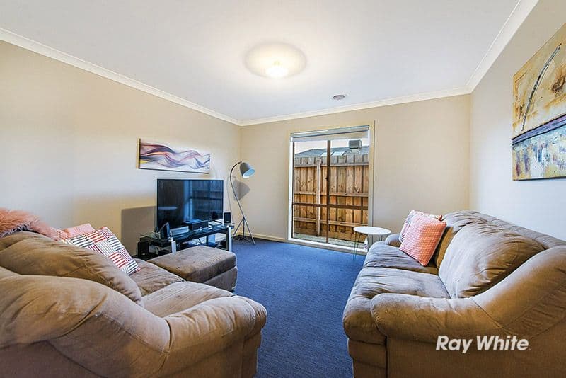 13 Firebird Street, Cranbourne East VIC 3977, Cranbourne East - Thumbnail 5