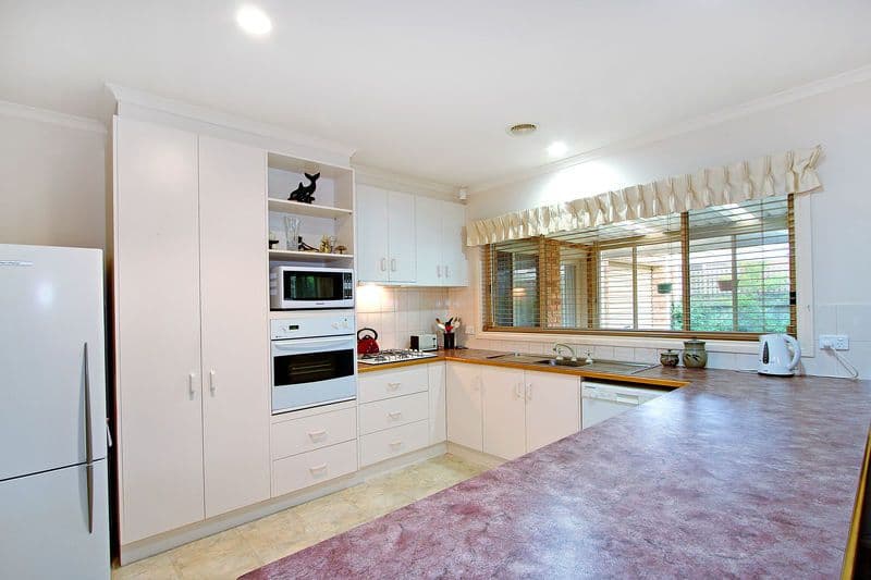 12  Waltham Drive, MORNINGTON VIC 3931, Mornington - Thumbnail 4