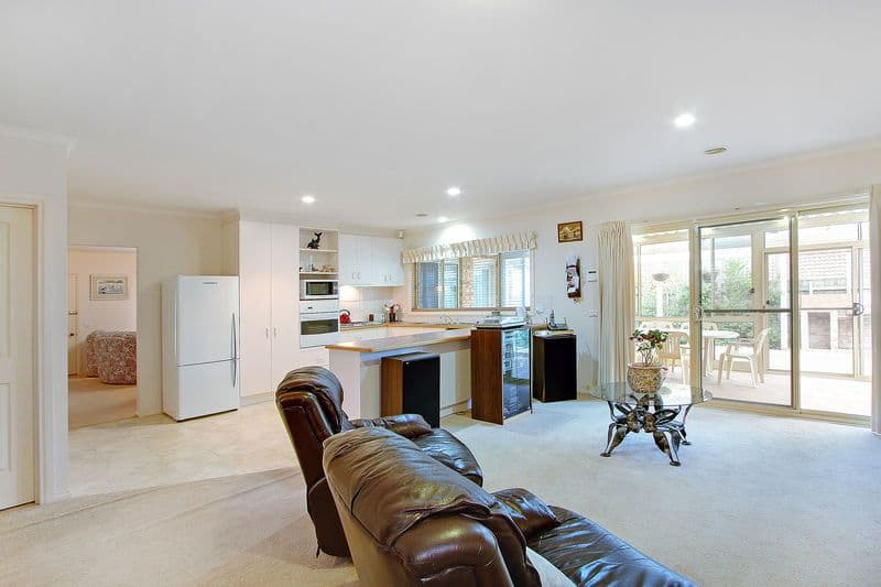 12  Waltham Drive, MORNINGTON VIC 3931, Mornington - Thumbnail 7