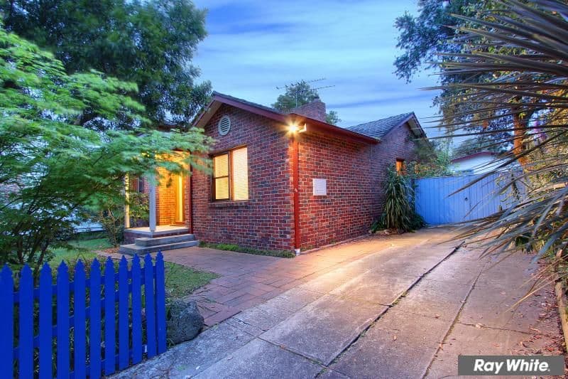 16 Moona Avenue, MORNINGTON VIC 3931, Mornington - Thumbnail 2