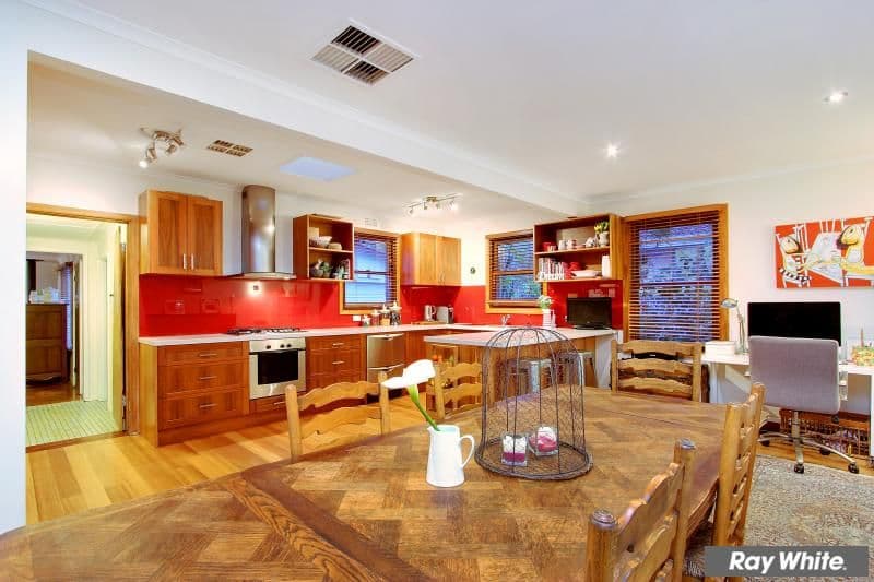 16 Moona Avenue, MORNINGTON VIC 3931, Mornington - Thumbnail 4