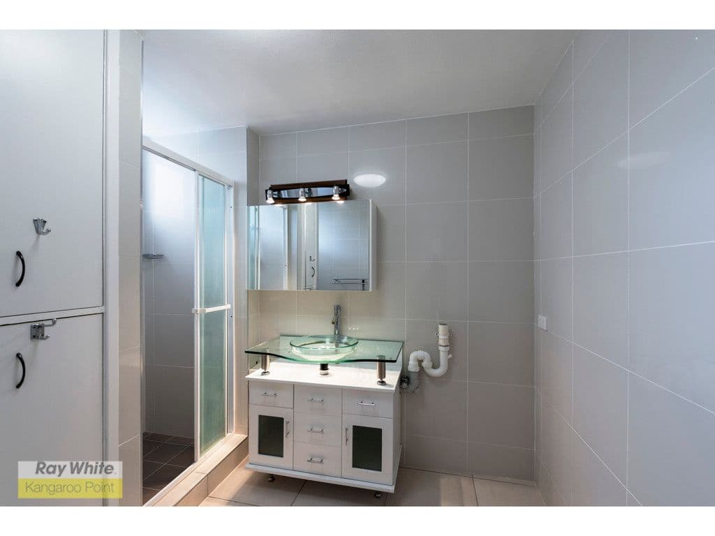 64 Thorn Street, KANGAROO POINT QLD 4169, Kangaroo Point - Thumbnail 6