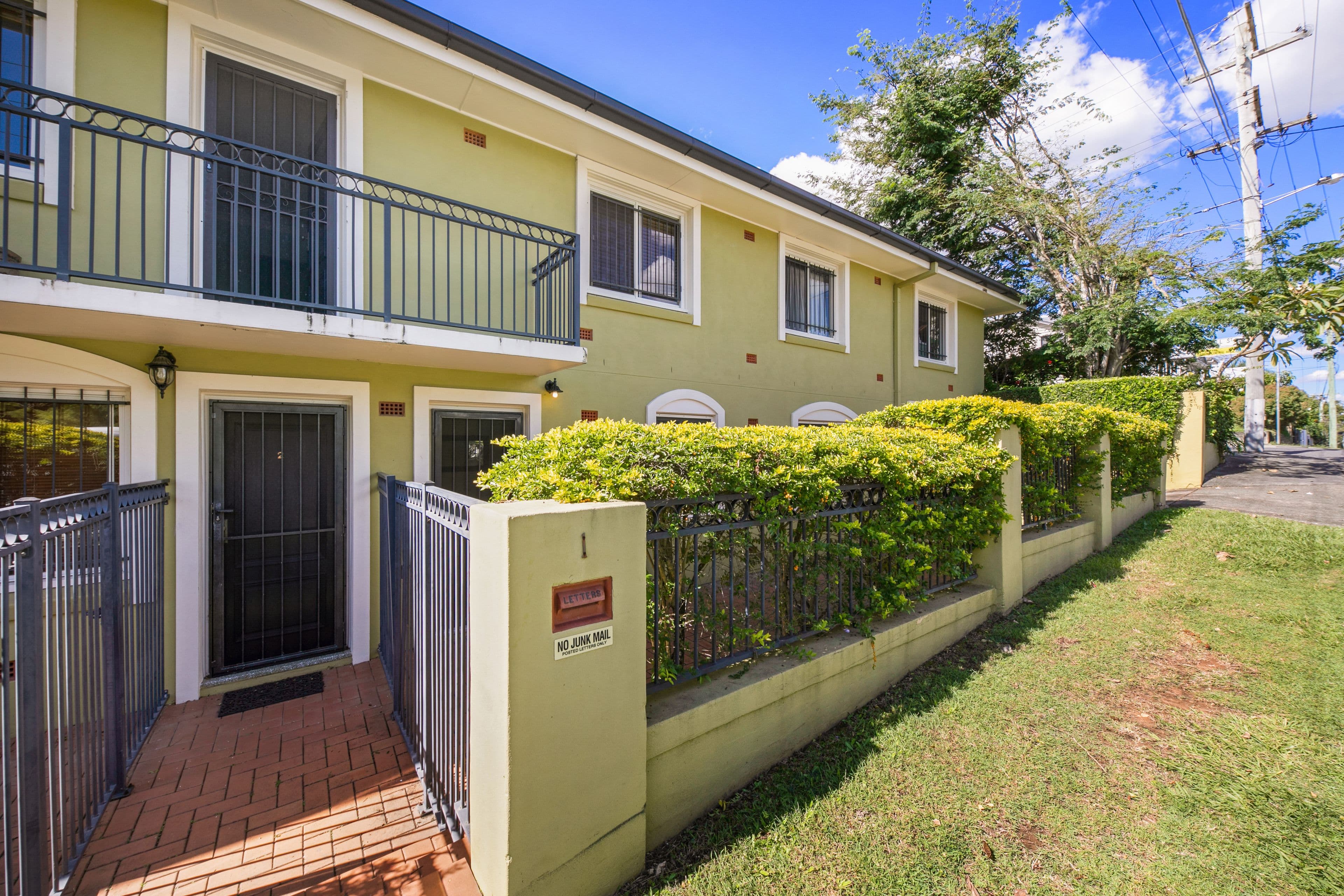 19 Ampthill Street, Highgate Hill QLD 4101, Highgate Hill - Image 1