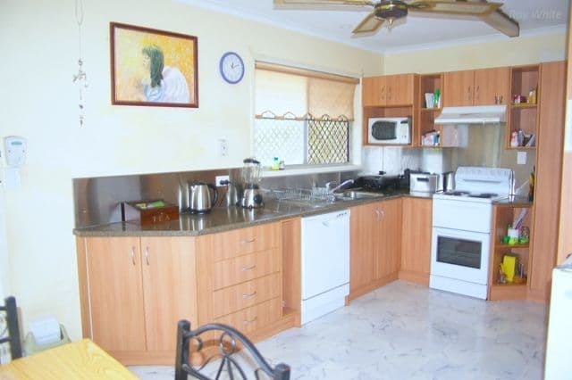 65 Spring Street, DECEPTION BAY QLD 4508, Deception Bay - Thumbnail 2