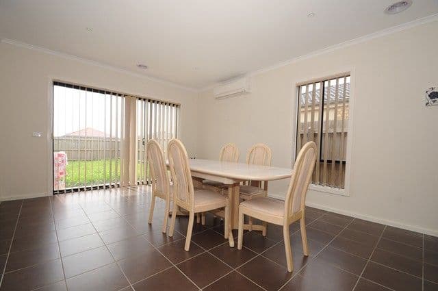 6 Tony Drive, TRUGANINA VIC 3029, Truganina - Thumbnail 4