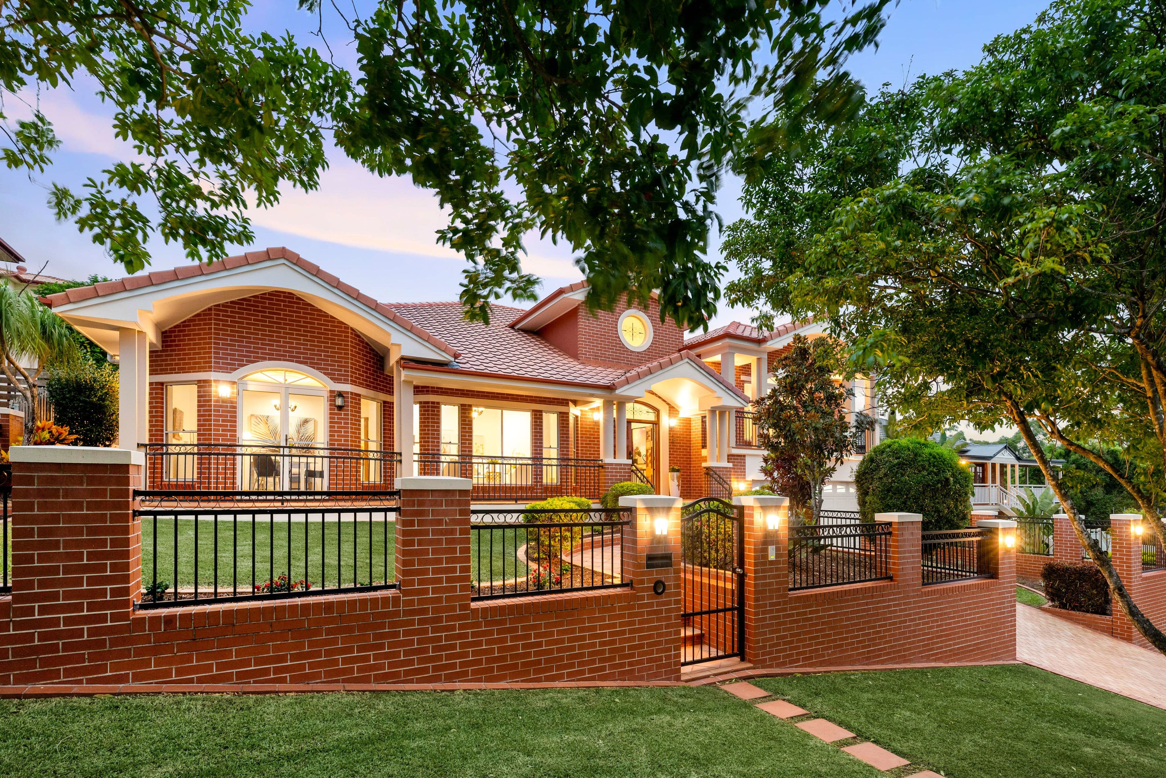 7 Ashbourne Close, Carindale QLD 4152, Carindale - Thumbnail 2