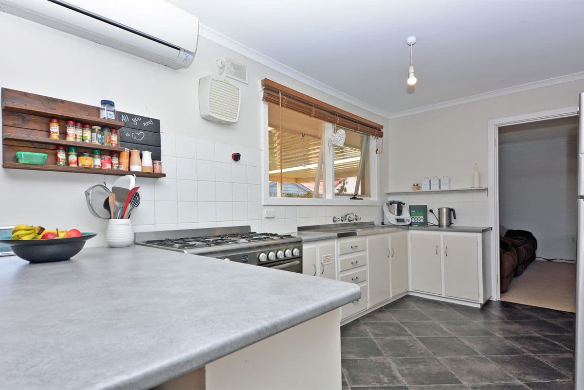 70 Flinders Avenue, Whyalla Stuart SA 5608, Whyalla Stuart - Thumbnail 2