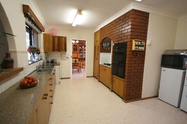 11 Larnoo Street, HALLETT COVE SA 5158, Hallett Cove - Thumbnail 5