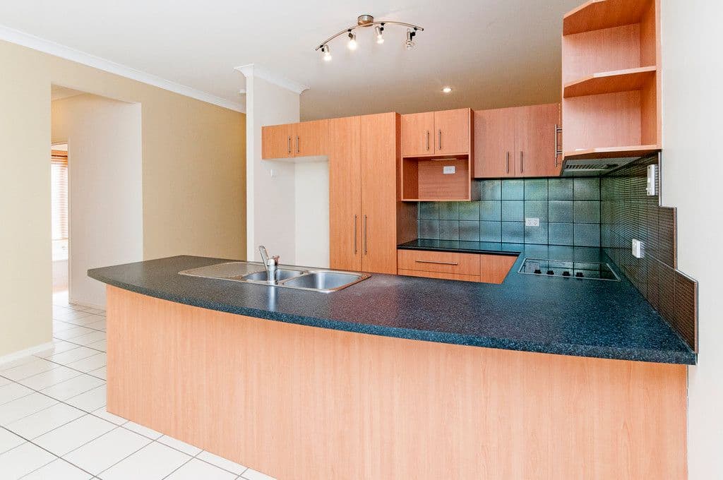 6 Eden Crescent, SPRINGFIELD LAKES QLD 4300, Springfield Lakes - Thumbnail 2
