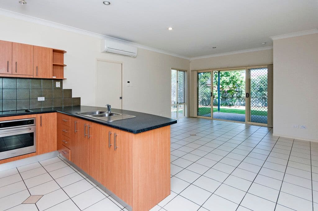 6 Eden Crescent, SPRINGFIELD LAKES QLD 4300, Springfield Lakes - Thumbnail 3