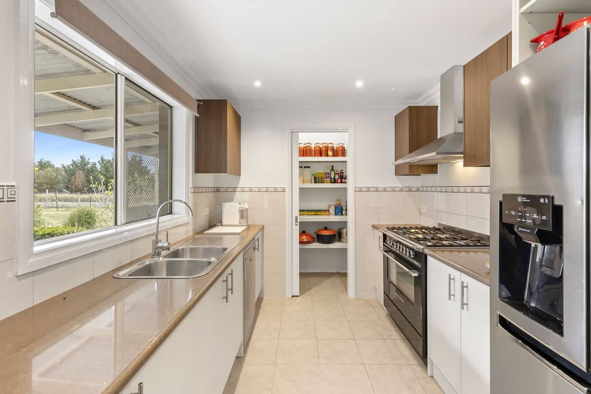 16 Stevenson Road, Bannockburn VIC 3331, Bannockburn - Thumbnail 4